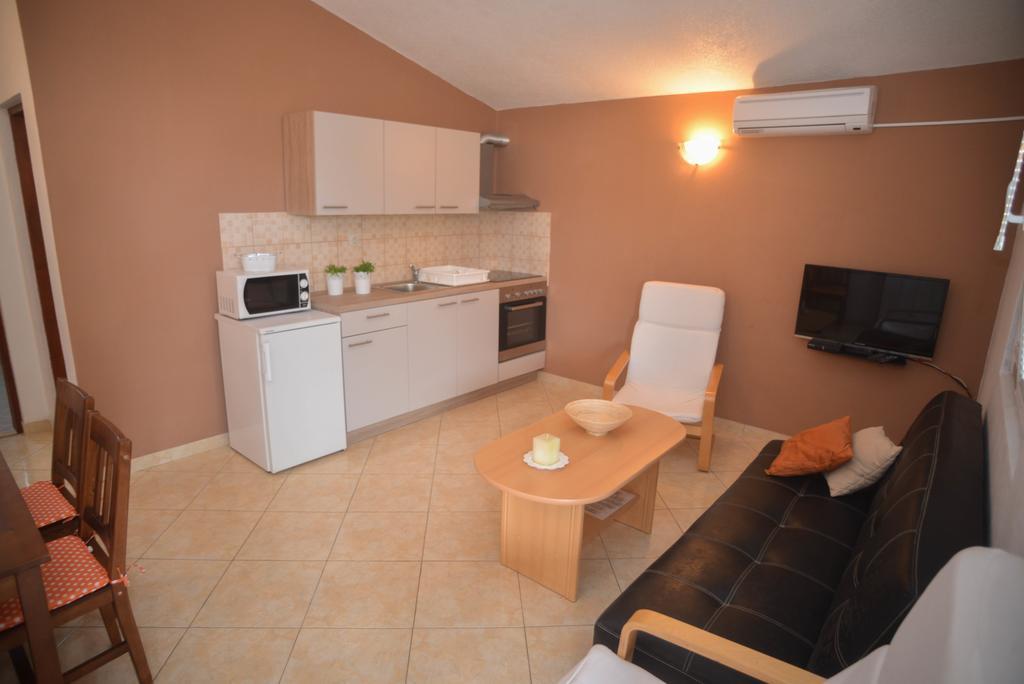 Apartments Salamun Biograd Na Moru Buitenkant foto