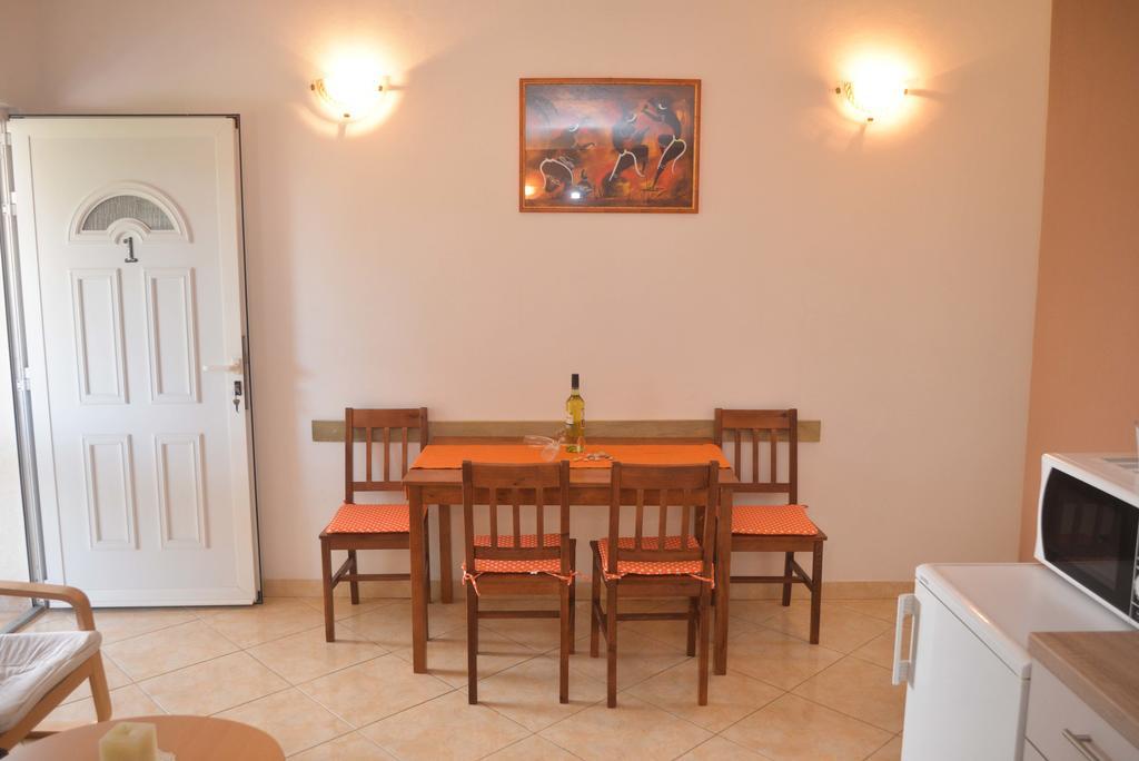Apartments Salamun Biograd Na Moru Buitenkant foto