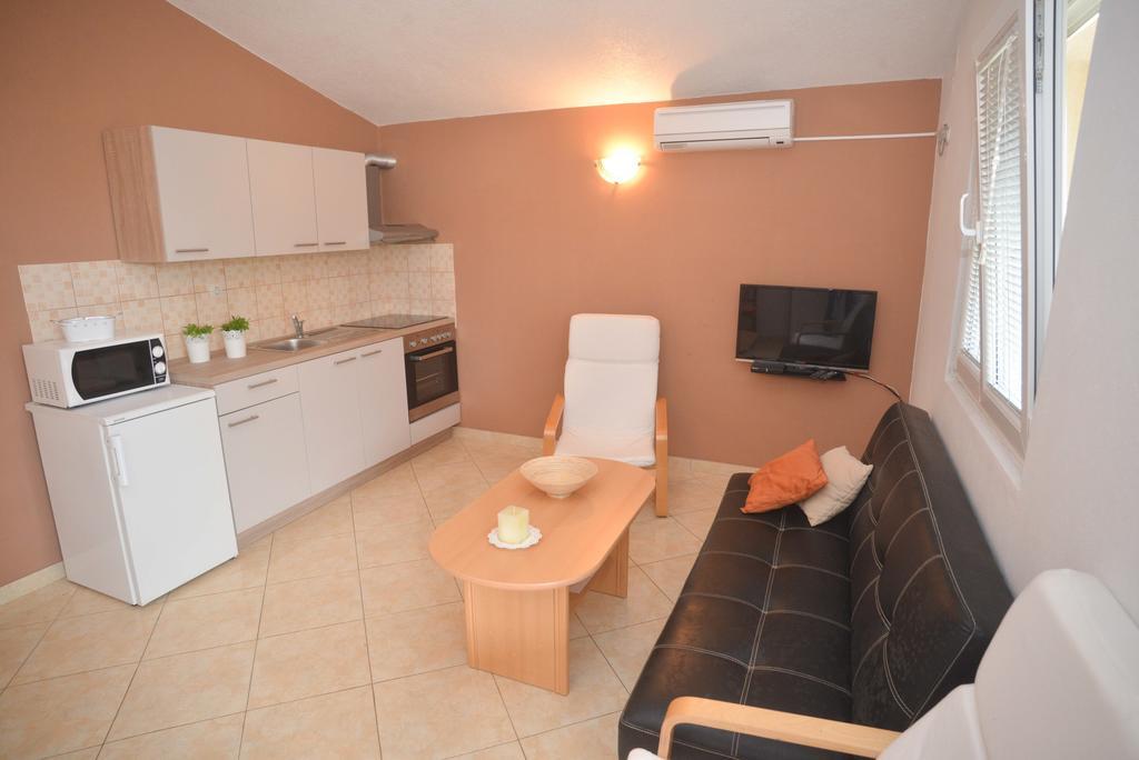 Apartments Salamun Biograd Na Moru Buitenkant foto